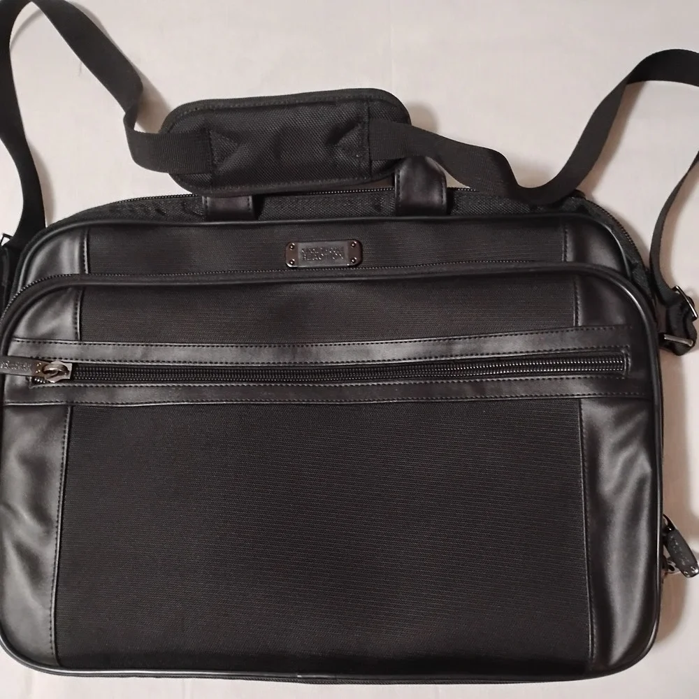 Kenneth Cole Reaction 17